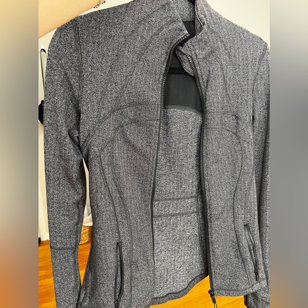 Lululemon Define - image 4